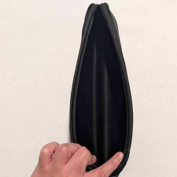 Skims Black Makeup Pouch Clutch - Picture 3 of 3